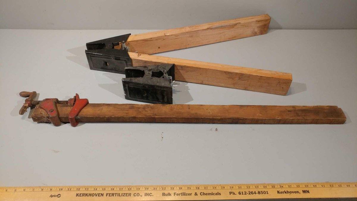 SAW HORSE CLAMPS AND WOODEN BAR CLAMP