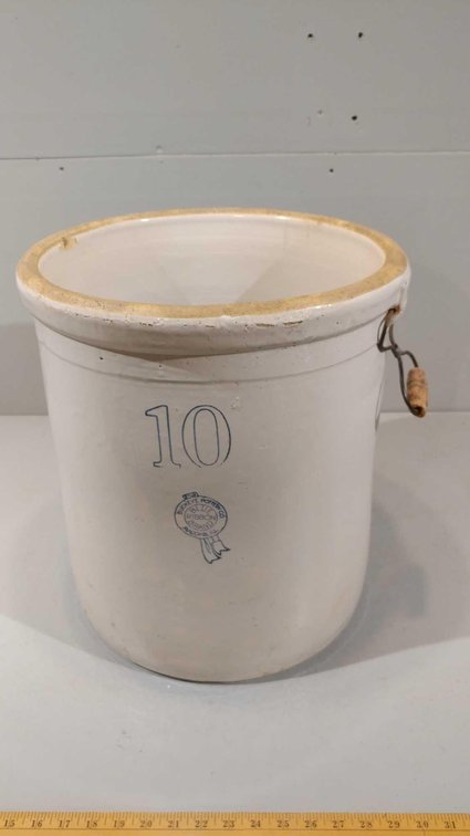 BUCKEYE POTTERY CO, 10 GAL BLUE RIBBON BRAND CROCK,(1 HANDLE & SOME CHIPS)