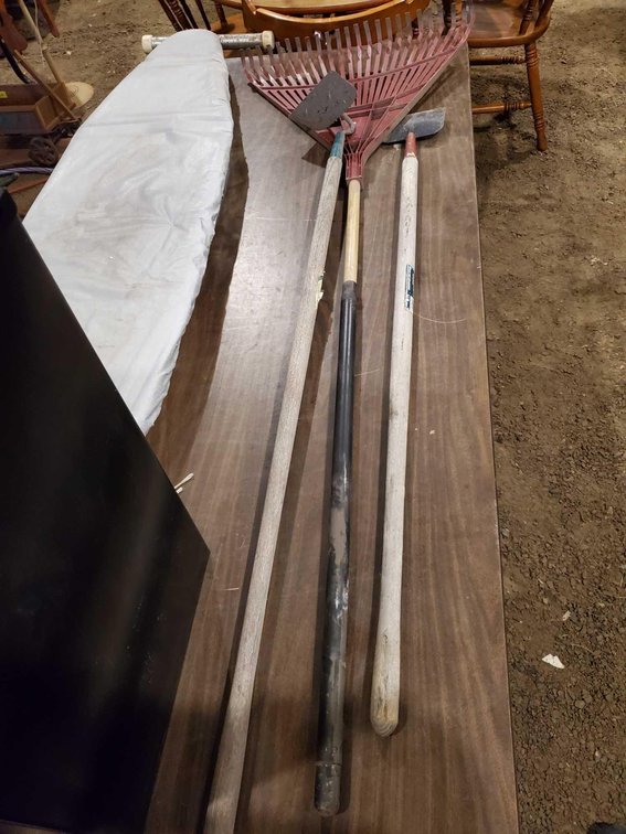GARDEN HOE, LEAF RAKE, AND SCRAPPER