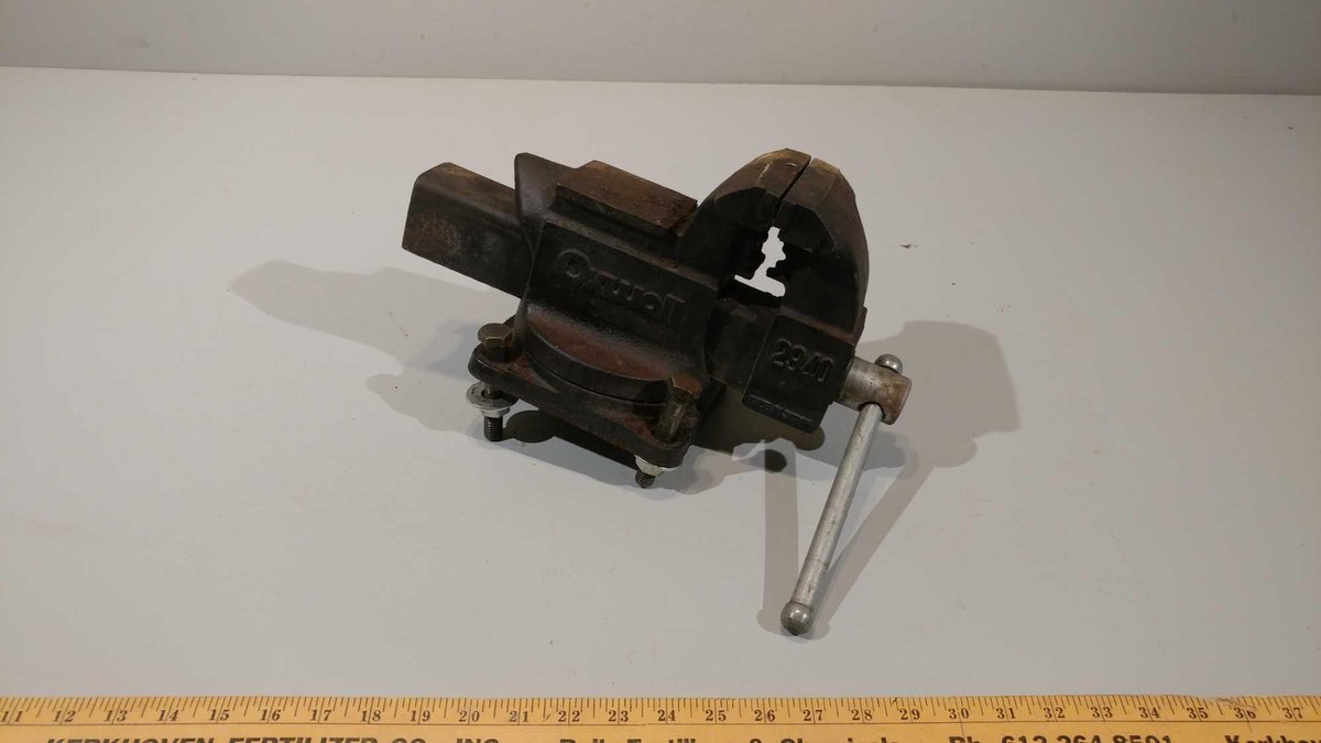 OXWALL 2940 4" BENCH VISE