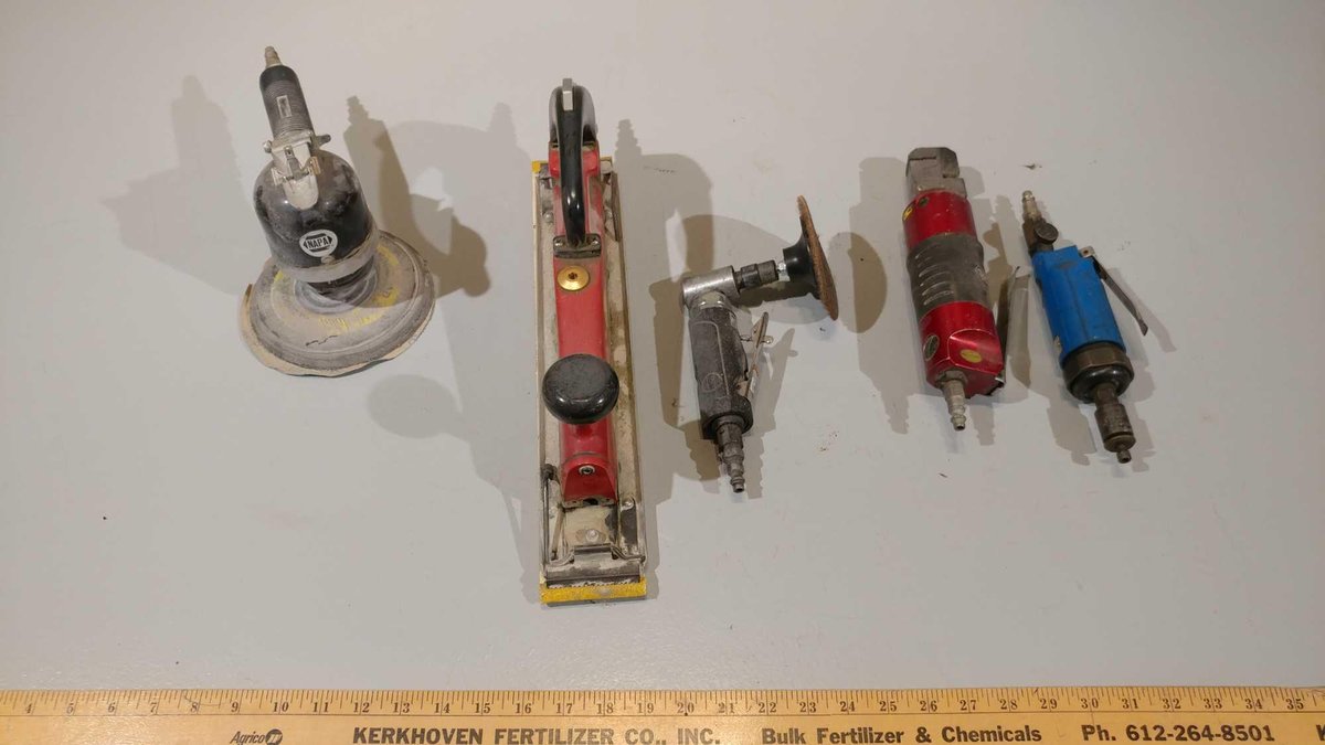 ASSORTMENT OF PNEUMATIC TOOLS