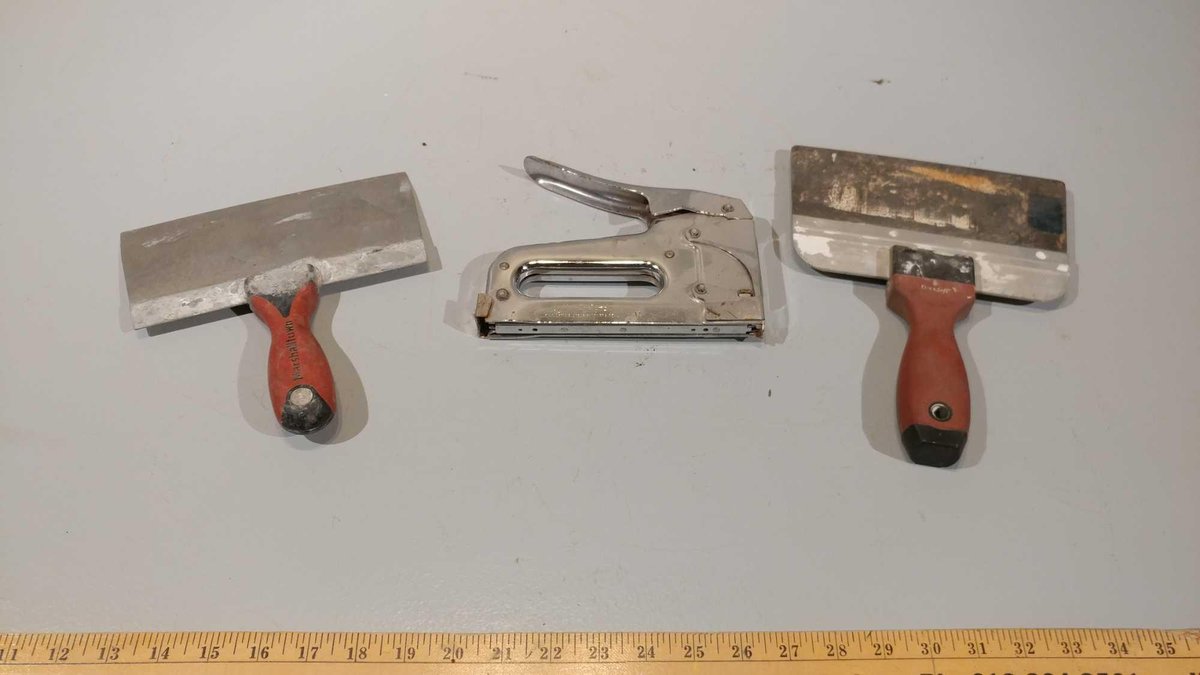 STAPLE GUN AND (2) PATCHING TROWELS 
