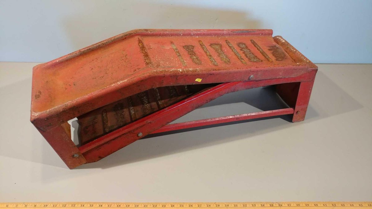 (2) CAR RAMPS