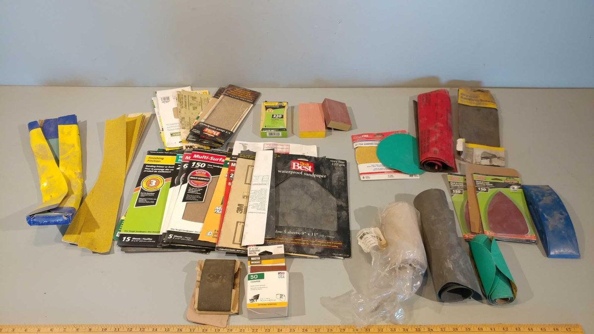 LARGE ASSORTMENT OF SAND PAPER