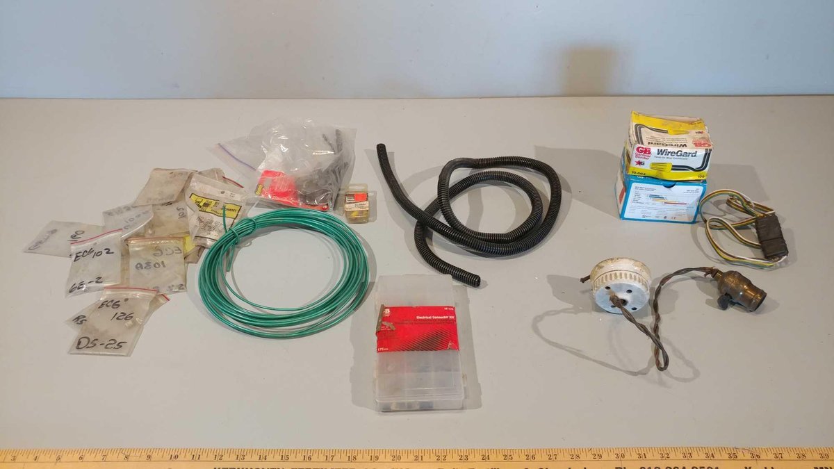 ASSORTMENT OF WIRE NUTS, LOOM, ELECTRICAL CONNECTORS, AND MISC