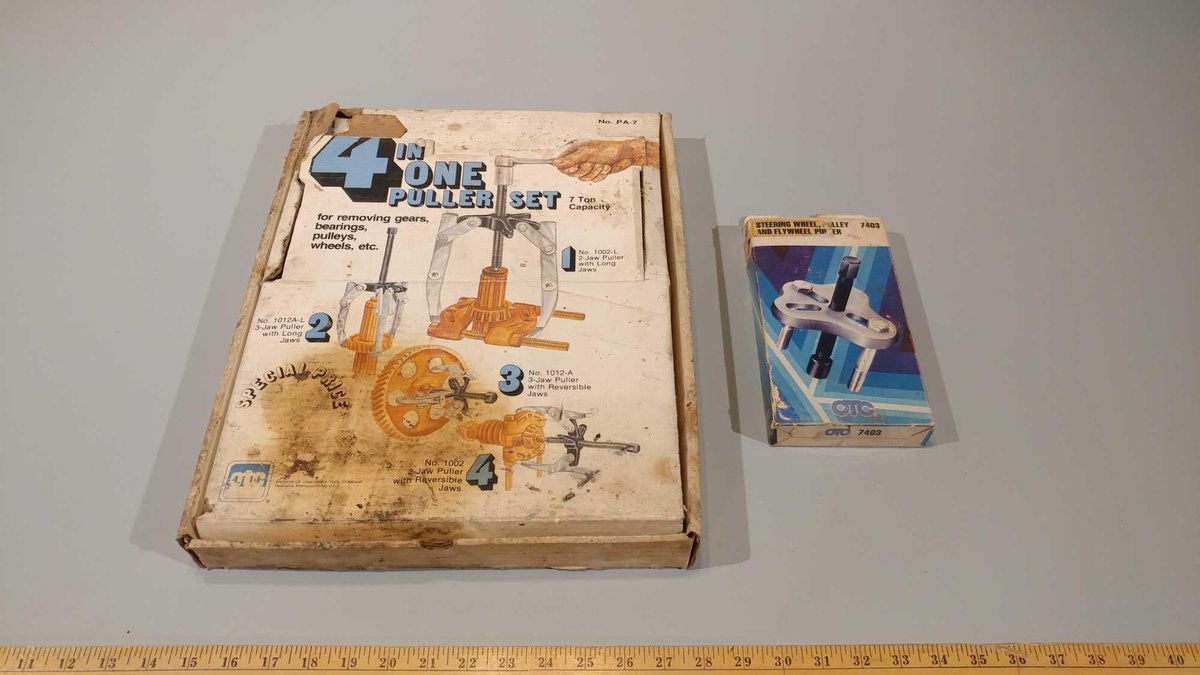 (I-358) 4-IN-ONE PULLER SET AND STEERING WHEEL PULLEY & FLYWHEEL PULLER (LOCATED AT ZIELSDORF AUCTIO