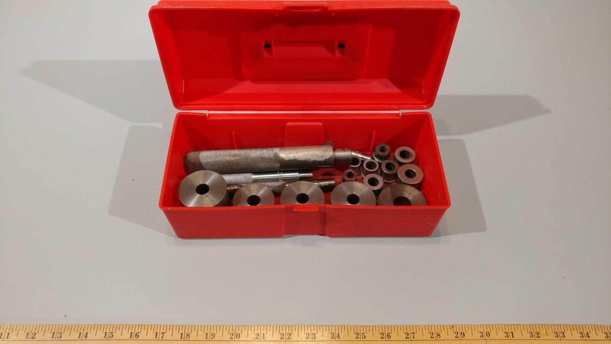 (I-359) 12 PIECE BUSHING & SEAL DRIVER AND 7 PIECE BEARING DRIVER SET (LOCATED AT ZIELSDORF AUCTIONS