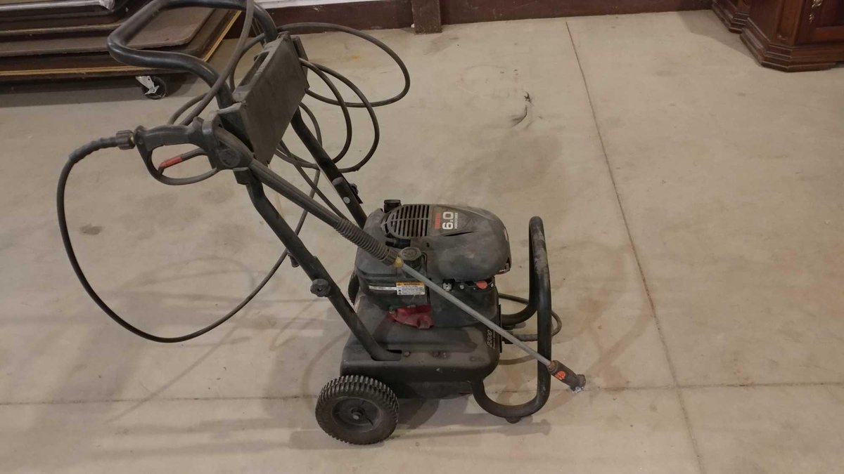 (I-54) EX-CELL 2,300 PSI PRESSURE WASHER, 6 HP BRIGGS & STRATTON ENGINE, ENGINE RUNS PUMP DOES NOT W