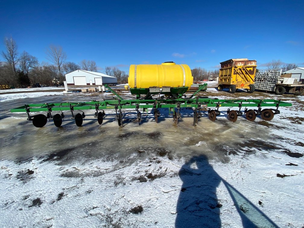 (I-56) 12 ROW 30" 28% HOME MADE APPLICATOR 750 GAL TANK, SHUT OFFS, 3PT 13 COLTERS (ITEM AT ZIELSDOR