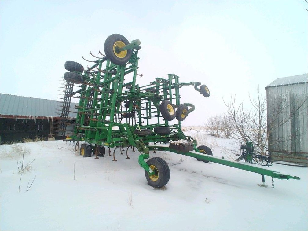 (I-396) 2006 JOHN DEERE 2210 54' FIELD CULTIVATOR 4 BAR HARROW, SINGLE POINT DEPTH CONTROL (ITEM LOC