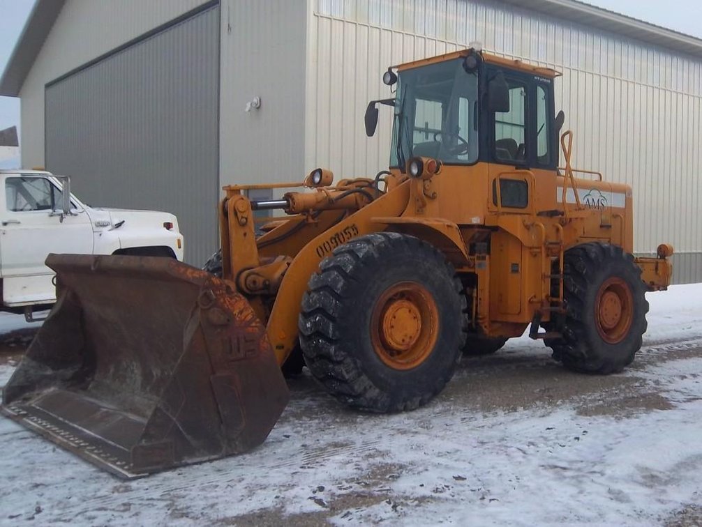 (I-308) 2000 HYUNDAI HL750 PAYLOADER.  QUIC-TACH BUCKET - 4 IN 1 BUCKET.  AUX. HYD. 3990 HRS. NICE U