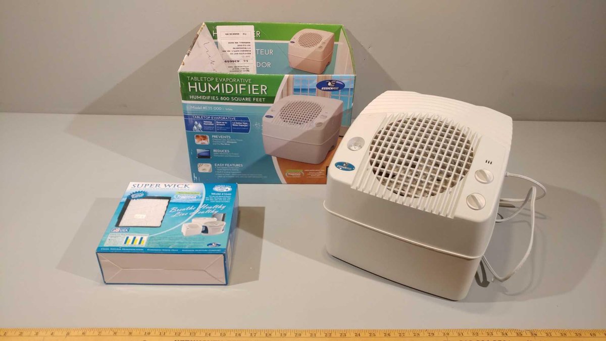 ESSICK AIR HUMIDIFIER AND SPARE FILTER