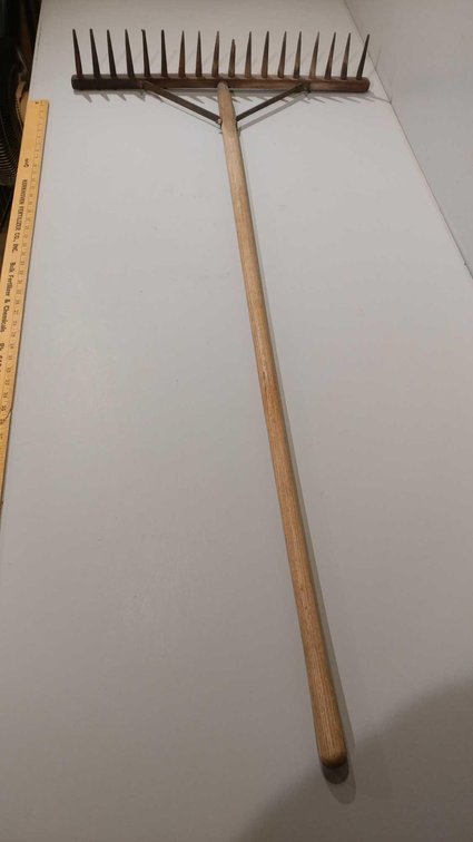 VINTAGE WOOD RAKE W/WOODEN TINES 