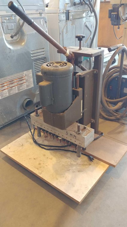 RITTER MODEL R113 13-SPINDLE MANUAL SINGLE-ROW LINE DRILL