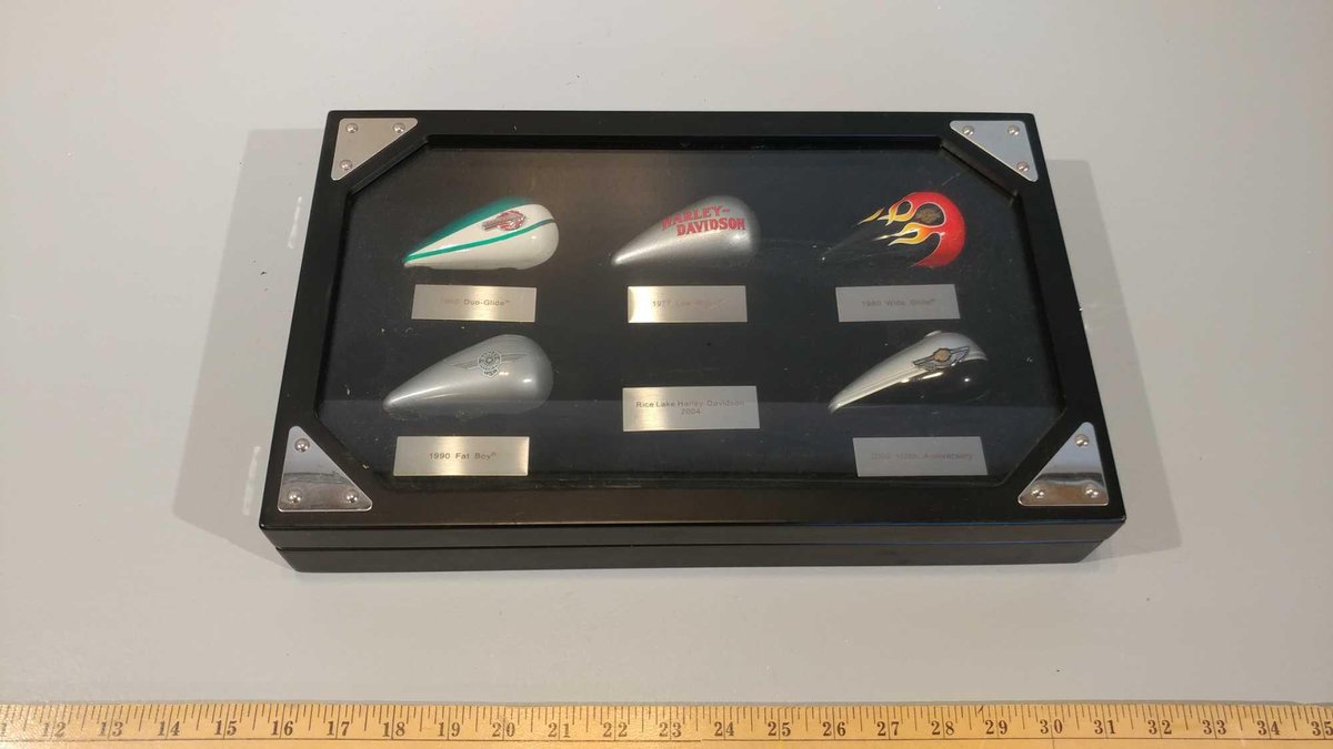 WALL HANGING MEMORY BOX OF HARLEY-DAVIDSON MODEL GAS TANKS (FROM 1960 TO 1980 MODELS)