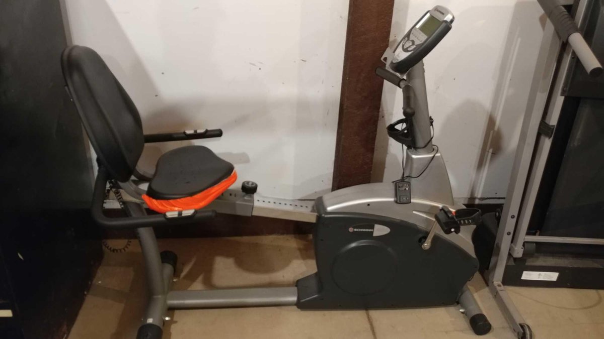 SCHWINN 201 STATIONARY BIKE, (TESTED AND WORKS)