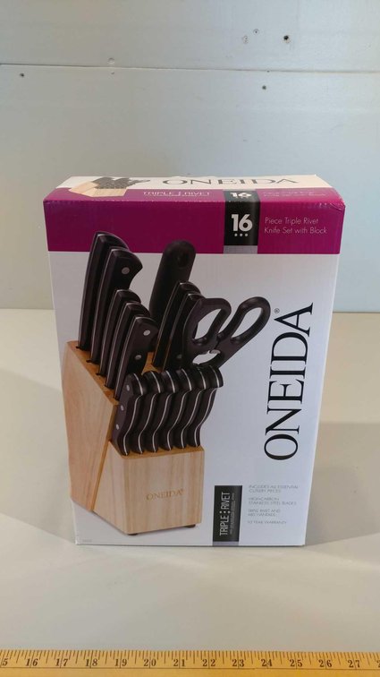 ONEIDA 16 PIECE TRIPLE RIVET KNIFE SET WITH BLOCK