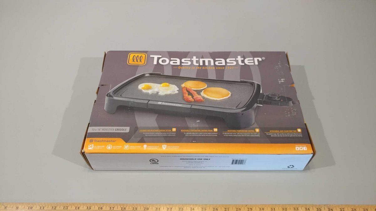 TOASTMASTER 10" X 16" NONSTICK GRIDDLE, (NEW IN BOX)