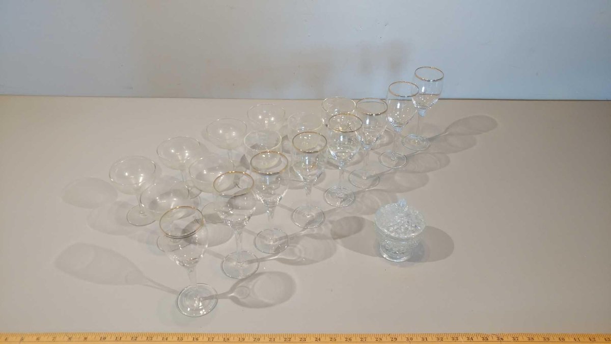 ASSORTMENT OF GLASS STEMWARE & OTHER