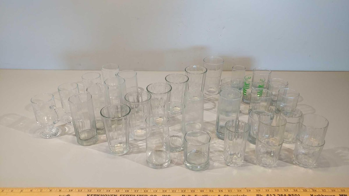 LARGE ASSORTMENT OF GLASSWARE, (SOME STEMMED)