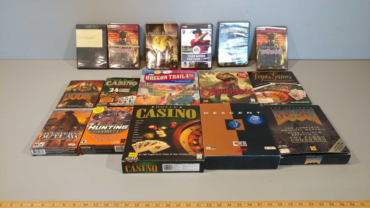 ASSORTMENT OF COMPUTER GAMES