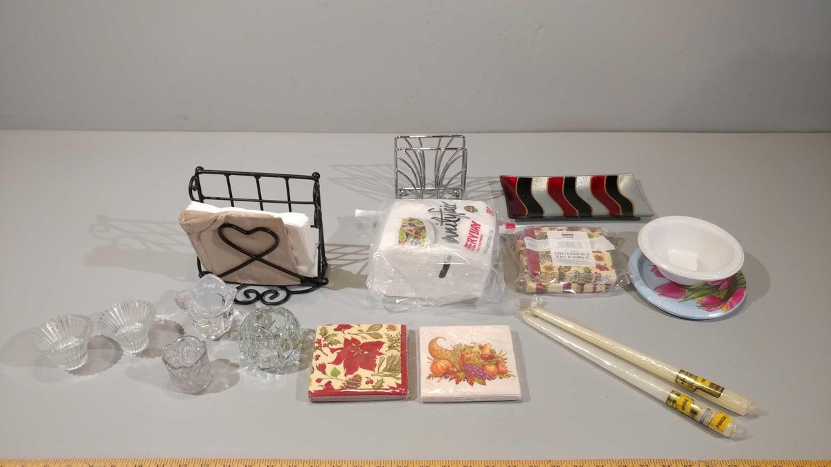(2) NAPKIN HOLDERS, NAPKINS, GLASS CANDLE HOLDERS, PAPER PLATES, & GLASS DECORATIVE TRAY