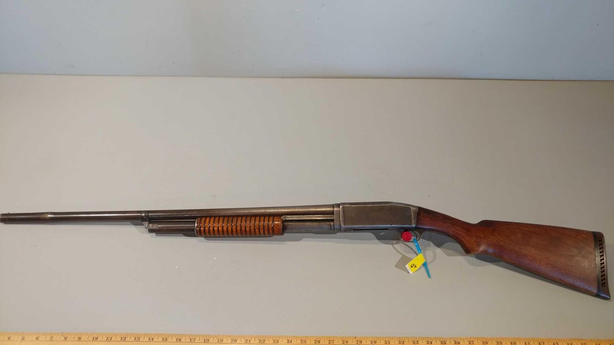 REMINGTON MODEL 10A, 12 GAUGE PUMP SHOTGUN, SERIAL#135018 (LOCATED AT MIKES GUN SHOP IN BENSON MN, F