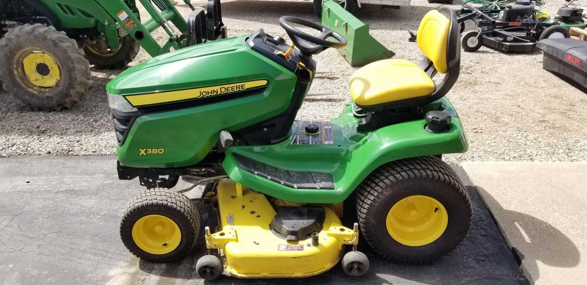 (I-575) 2016 JOHN DEERE X380 LAWN TRACTOR, 48", 241 HOURS SHOWN, FRESH SERVICE AND GREASE, READY TO
