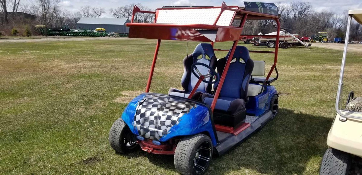 (I-493) CUSTOM 4 SEAT GOLF CART, GAS, RUNS AS SHOULD, AIR BAG RIDE, COMPRESSOR, PULL OUT TOOL TRAY, 