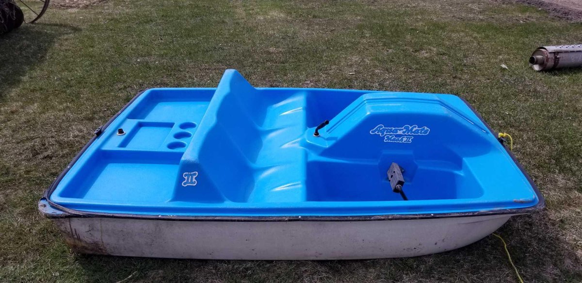 (I-523) AQUAMATE MACH 2 PADDLE BOAT (ITEM AT ZIELSDORF AUCTIONS)