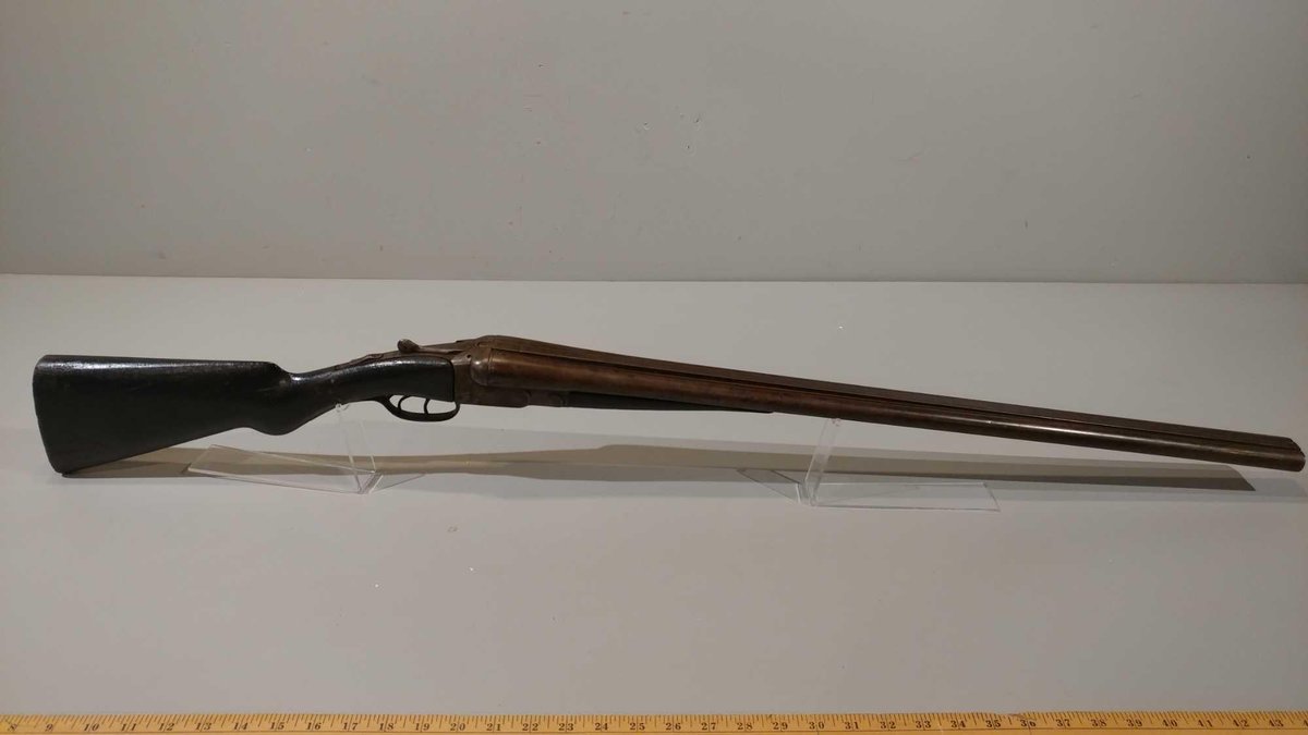 (I-239) NP DAVIS & SONS 12 GAUGE DOUBLE BARREL SHOTGUN, NON FUNCTIONING, BROKEN STOCK (LOCATED AT MI