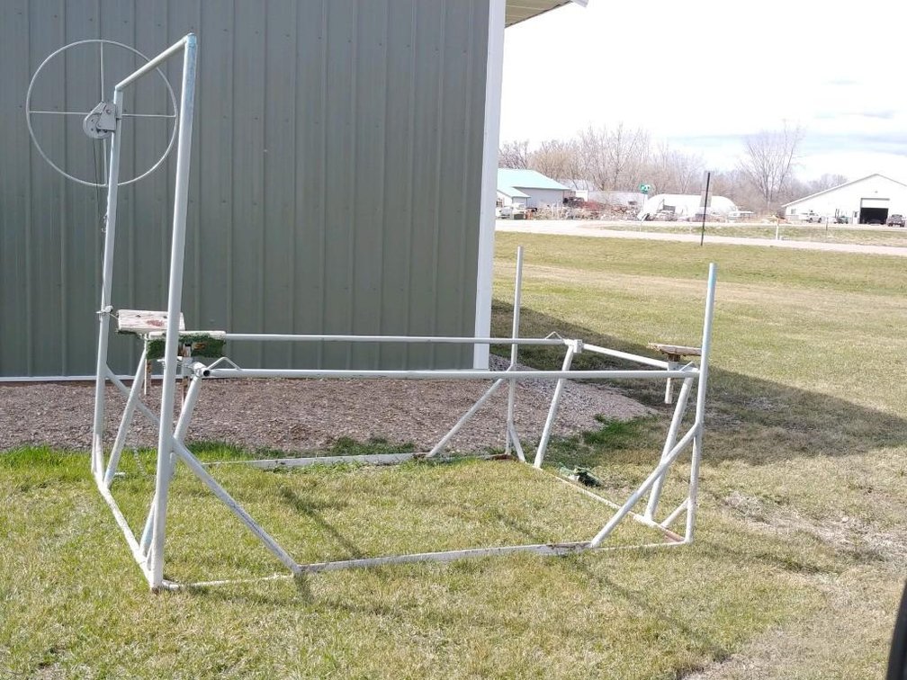 (I-590) SMALL JETSKI OR BOAT LIFT (ITEM AT ZIELSDORF AUCTIONS)