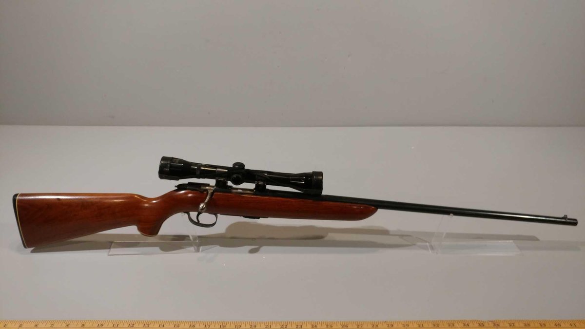 (I-248) REMINGTON SCOREMASTER 511 BOLT ACTION .22 CAL RIFLE W/VALOR 4 X 32 SCOPE, 5 RD MAG (LOCATED 