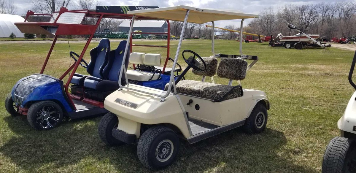 (I-757) CLUB CAR ELECTRIC GOLF CART W/ CHARGER WORKS AS SHOULD (ITEM AT ZIELSDORF AUCTIONS)