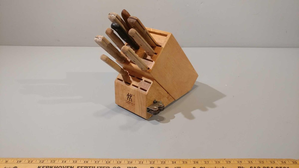ASSORTMENT OF KITCHEN KNIVES, BLOCK FOR KNIVES, & KNIFE SHARPER