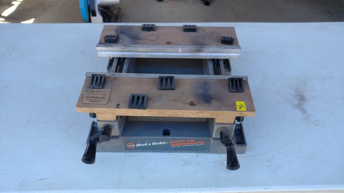 BLACK & DECKER BENCH TOP WORKMATE TABLE