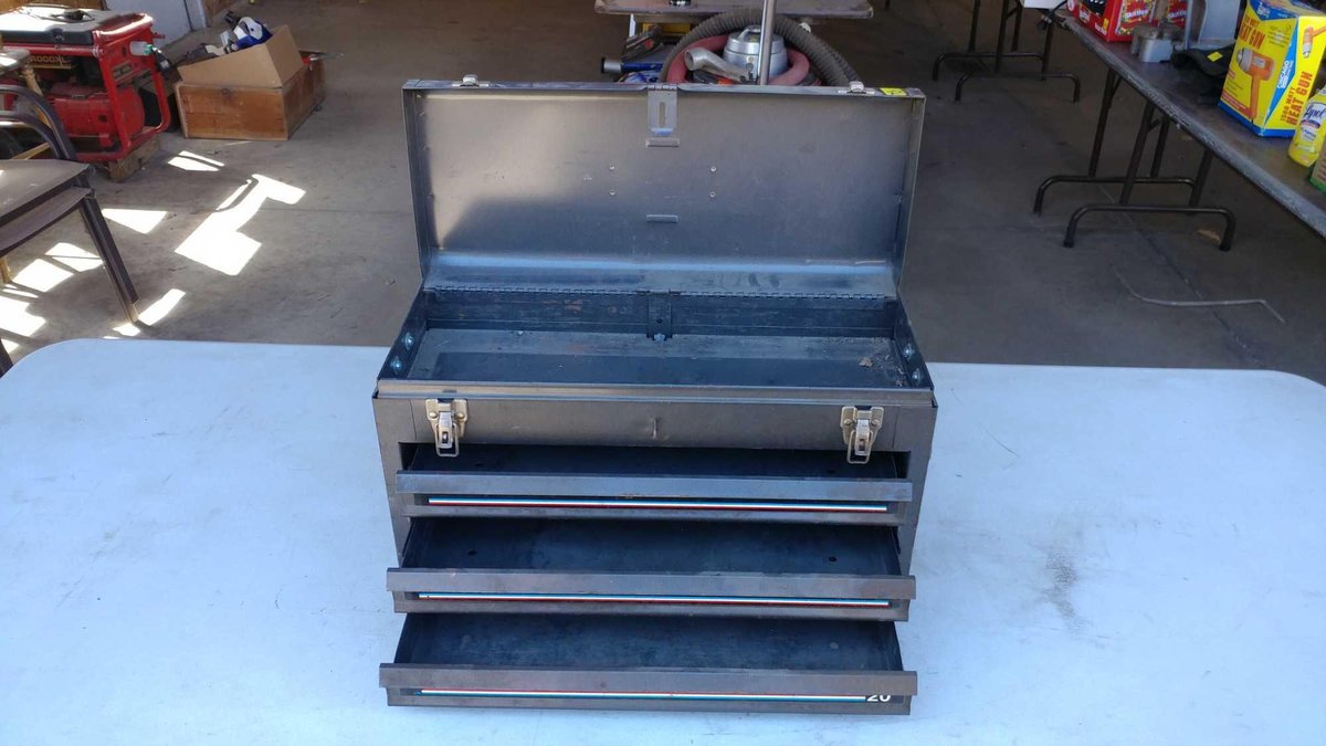 3-DRAWER METAL TOOLBOX