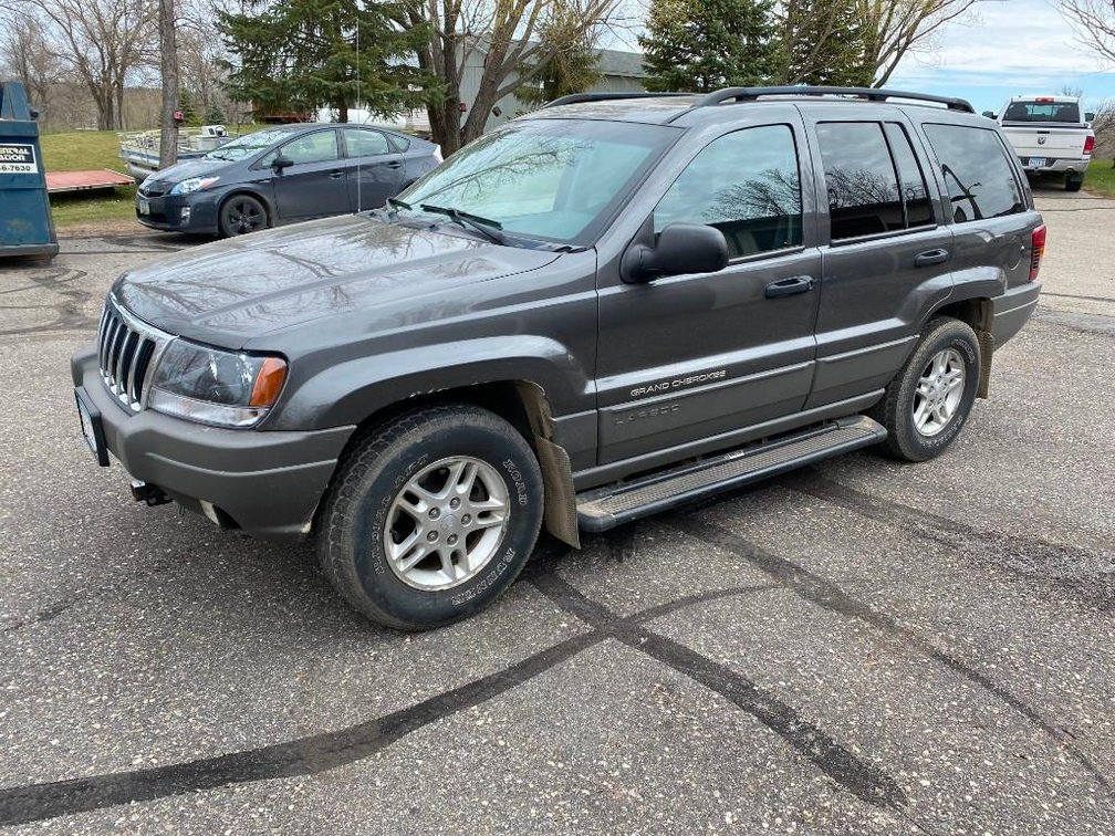 (TITLE) JEEP GRAND CHEROKEE, 4.0 L V6, 128,384 MILES, AM/FM/CD/TAPE, HEAT/AC, 4 X 4, CRUISE, NEW BAT