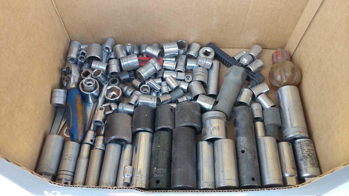 ASSORTMENT OF SOCKETS (DIFFERENT SIZES) AND RATCHET