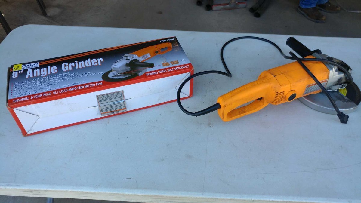 CHICAGO ELECTRIC 9" ANGLE GRINDER, TESTED AND WORKS