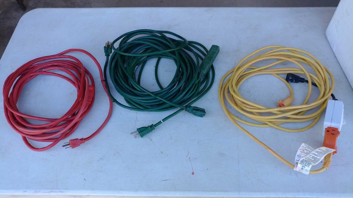 ASSORTMENT OF EXTENSION CORDS
