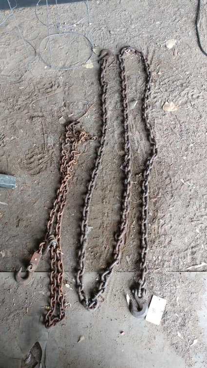 12' LOG CHAIN AND SMALLER CHAIN