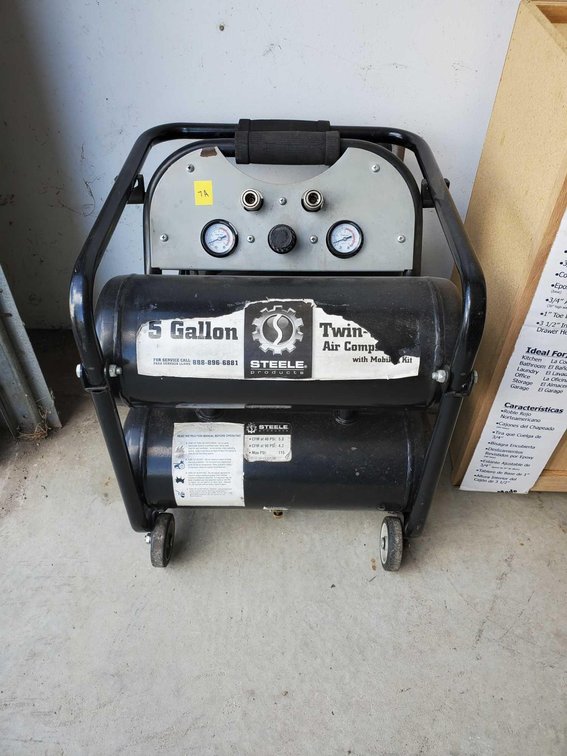 STEELE 5 GAL TWIN TANK AIR COMPRESSOR W/MOBIL KIT