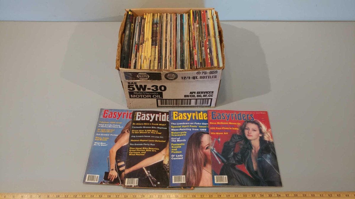 ASSORTMENT OF VINTAGE 'EASY RIDER' MAGAZINES