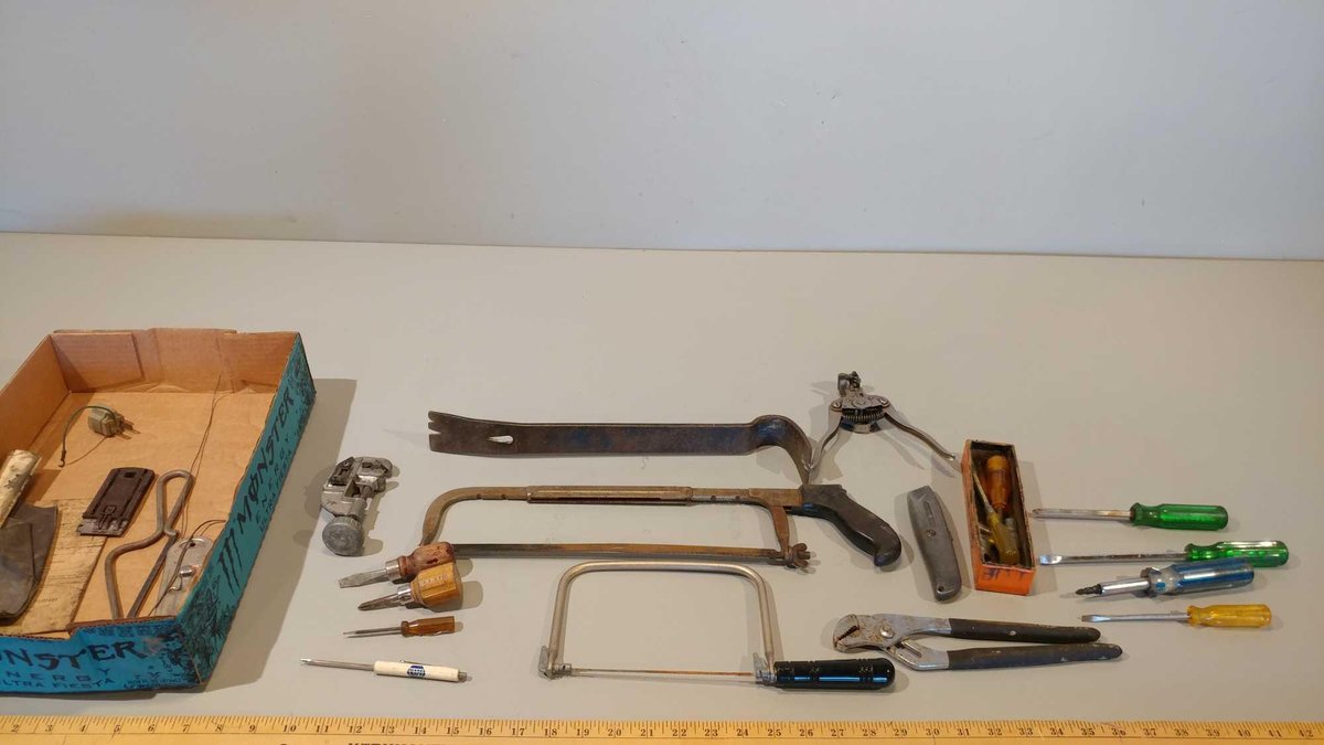 COPING SAWS, UTILITY KNIFE & BLADES, WIRE STRIPPER, PRY BAR, SCREWDRIVERS, AND MISC