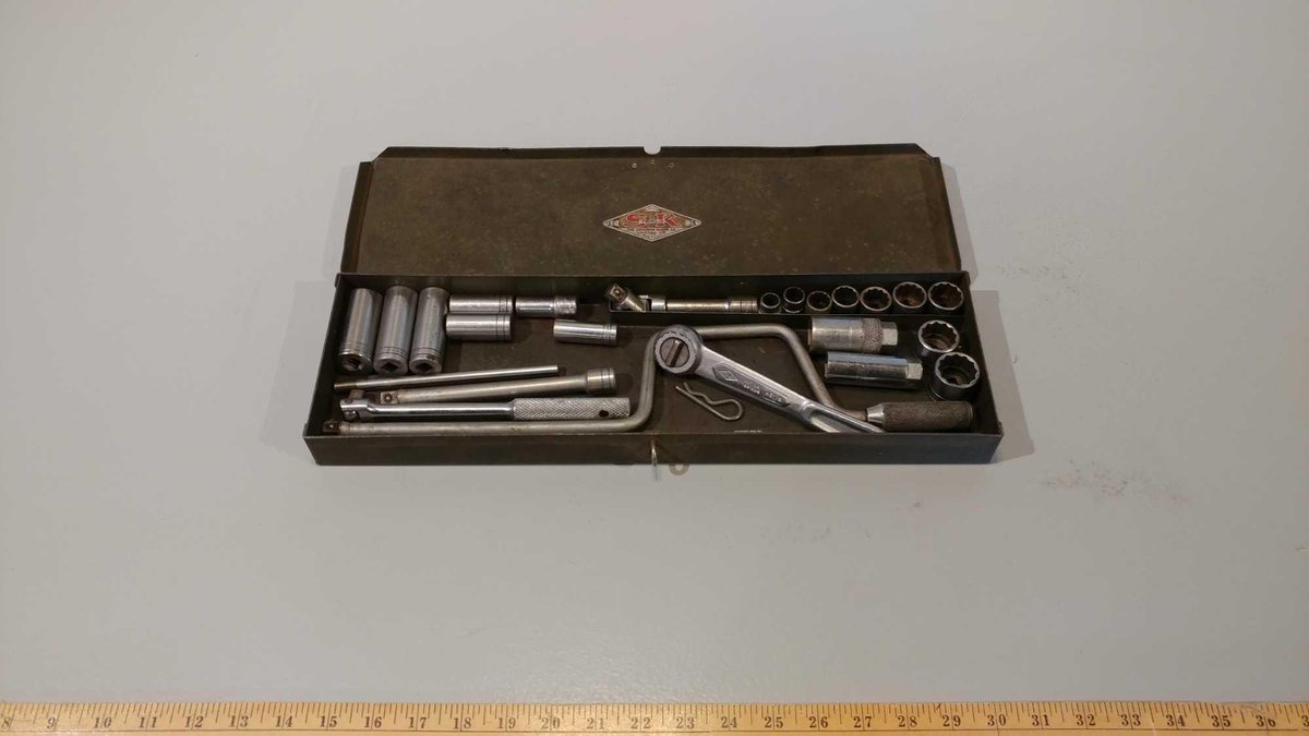 3/8" RATCHET & SOCKET SET W/EXTENSIONS