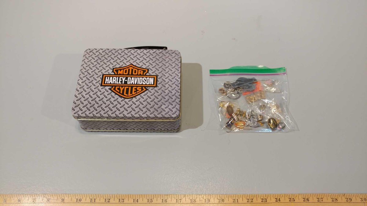 HARLEY DAVIDSON LUNCHBOX/TIN, PINS, AND ACCESSORIES
