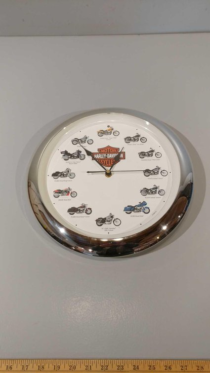 HARLEY-DAVIDSON MOTOR CYCLES WALL CLOCK, (NO SOUND),TESTED AND WORKS