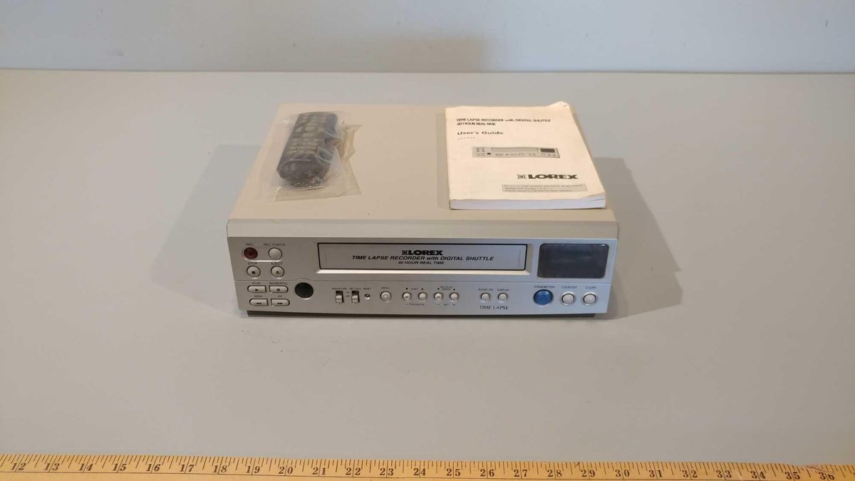 VHS TIME LAPSE RECORDER WITH DIGITAL SHUTTLE WITH REMOTE TESTED AND WORKS