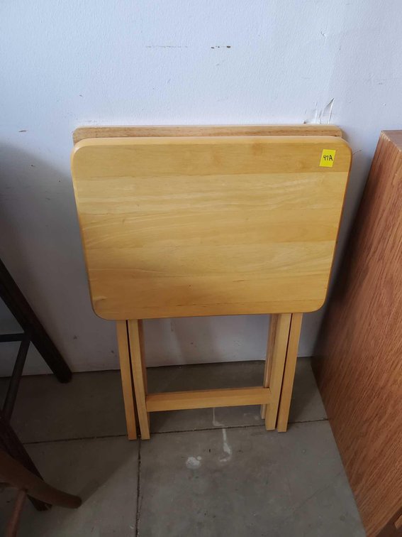 (2) WOODEN FOLDING TV TRAYS